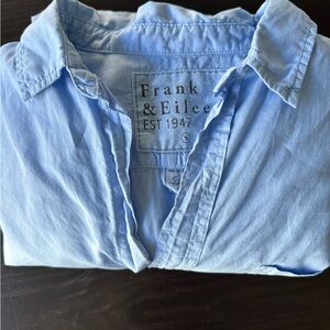 Like new Frank and Eileen button down-excellent condition